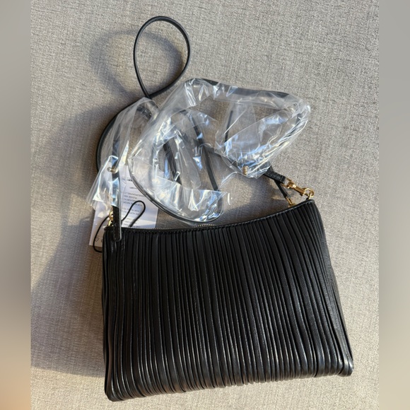 Mansur Gavriel Elegant Black Pleated leather Shoulder Bag - Picture 2 of 12